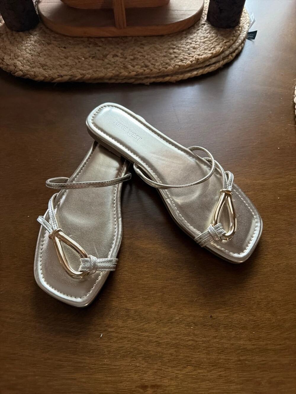 Nine West NWOB gold sandals 9.5 619